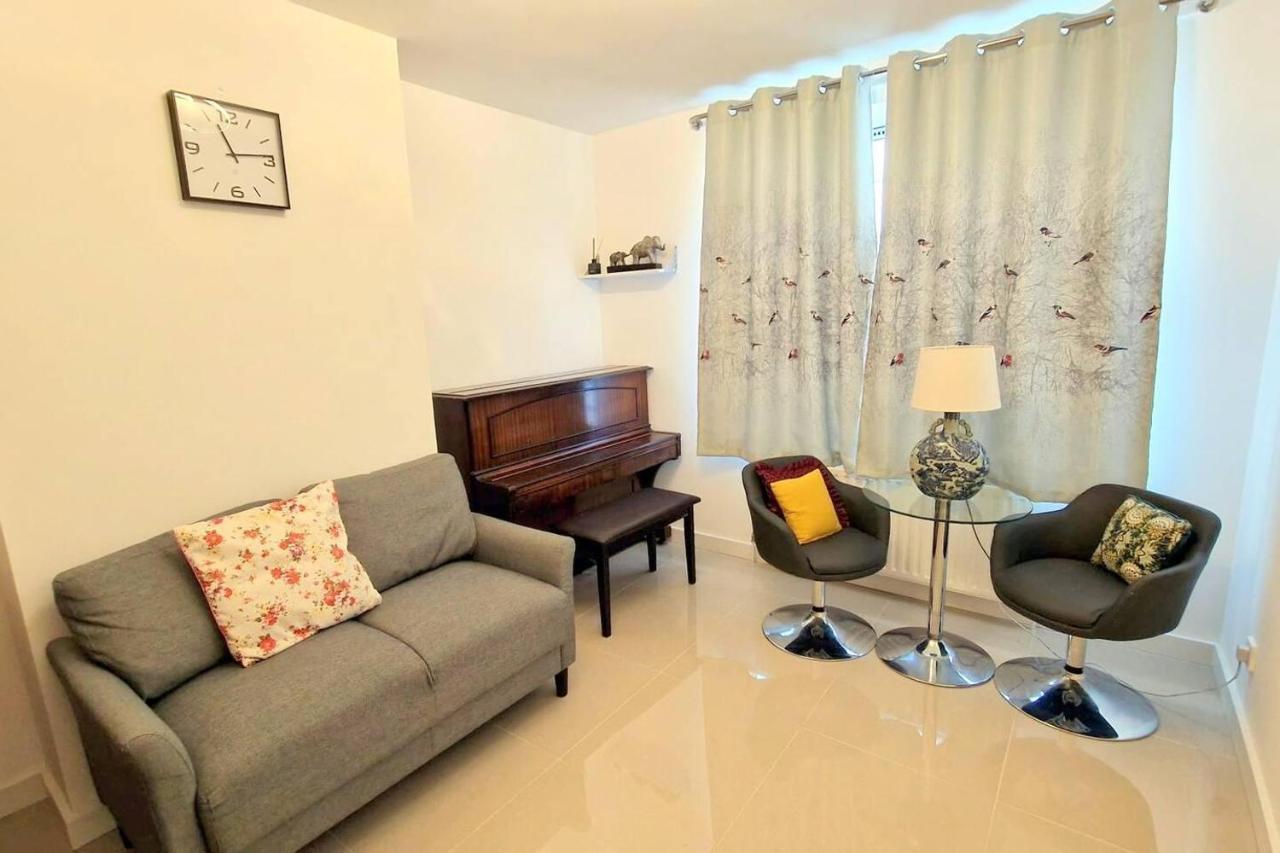 Villa Modern 3-Bed House In Surrey Quays à Londres Extérieur photo