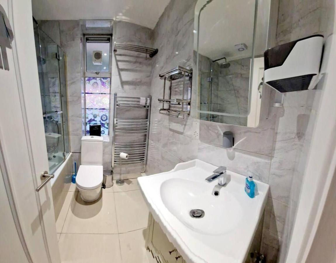 Villa Modern 3-Bed House In Surrey Quays à Londres Extérieur photo